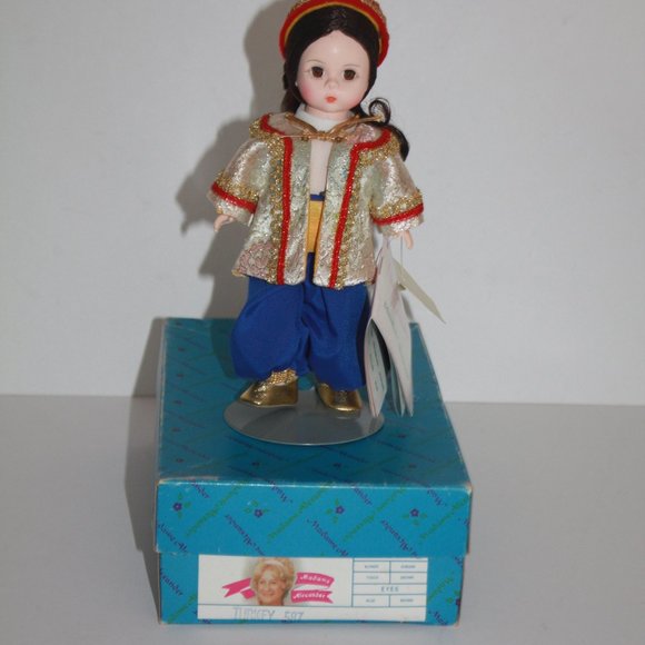 Madame Alexander Vintage 'Turkey' Doll in Original Box #587 - Picture 3 of 9